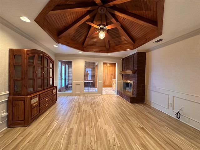 1030 Clinton Street, Carrollton, TX 75007