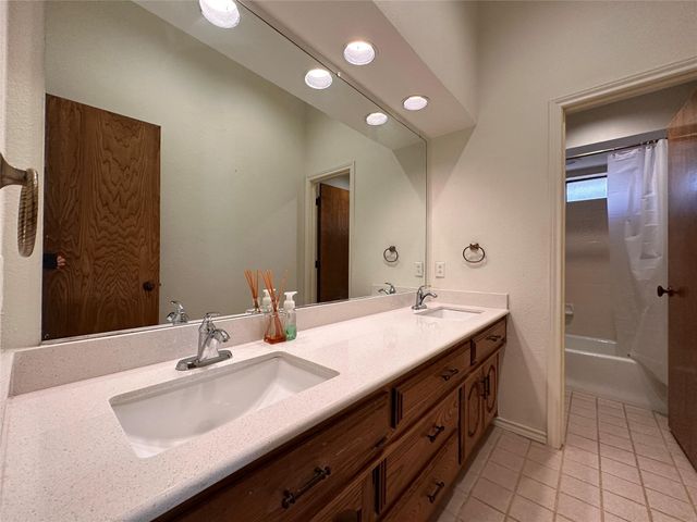 1030 Clinton Street, Carrollton, TX 75007