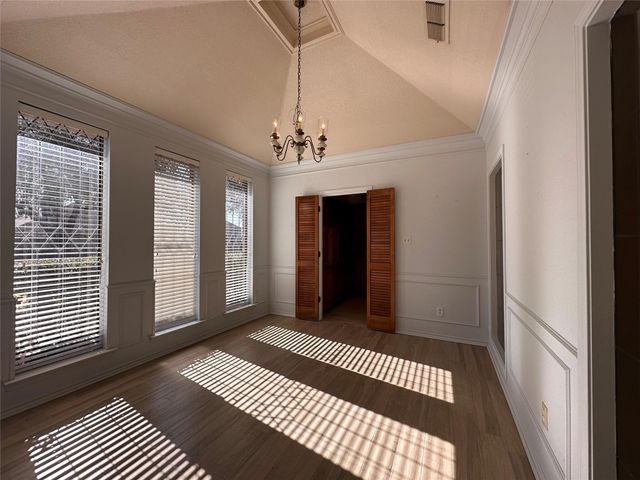 1030 Clinton Street, Carrollton, TX 75007