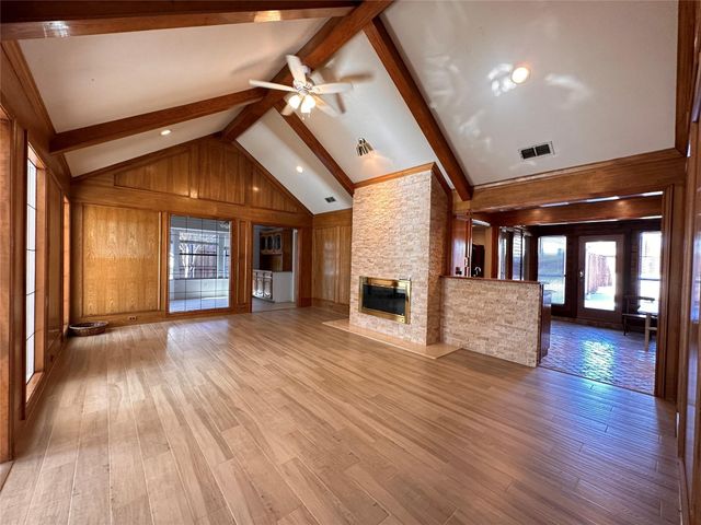 1030 Clinton Street, Carrollton, TX 75007