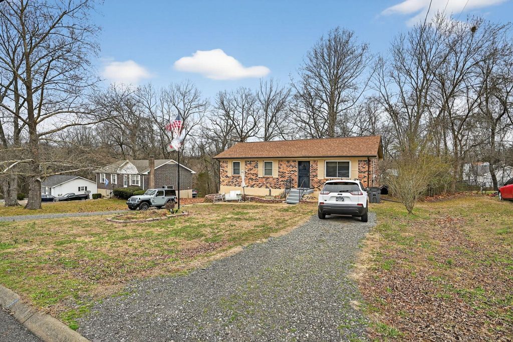 717 Ranch Hill DR, Clarksville, TN 37042