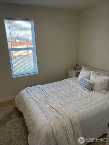 8518 9th Ave E, Tacoma, WA 98445