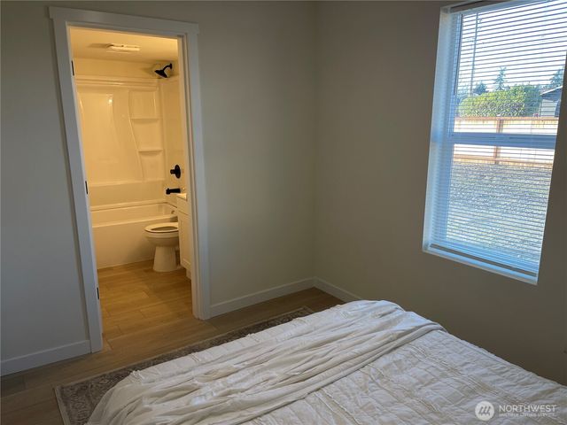 8518 9th Ave E, Tacoma, WA 98445