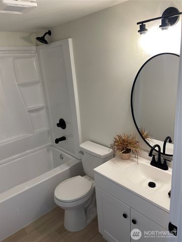 8518 9th Ave E, Tacoma, WA 98445