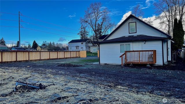 8518 9th Ave E, Tacoma, WA 98445