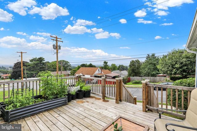 3128 OAK ST, Reading, PA 19605