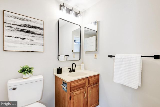 32 LANFORD RD, New Castle, DE 19720