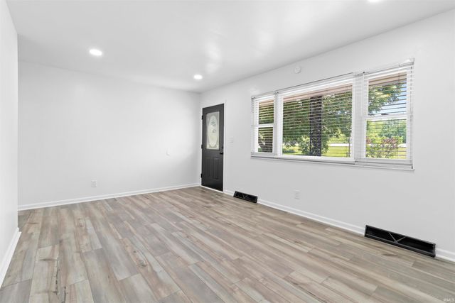 1768 State Road 25 West, Lafayette, IN 47909