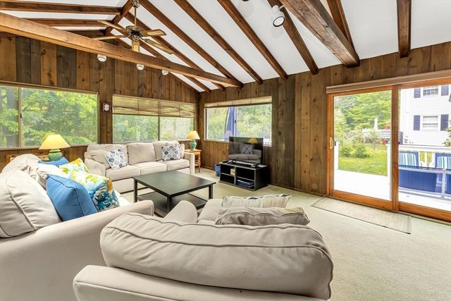 4 Old Wood Road, Framingham, MA 01701