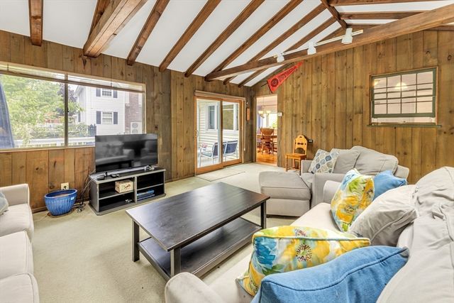 4 Old Wood Road, Framingham, MA 01701
