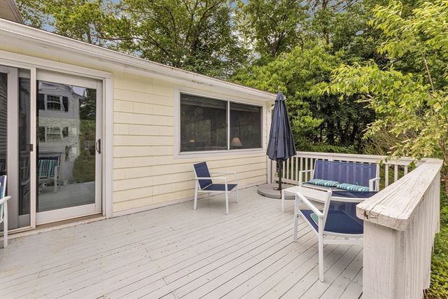 4 Old Wood Road, Framingham, MA 01701