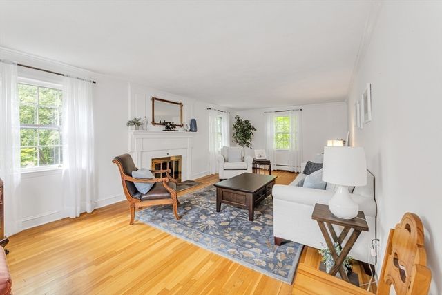 4 Old Wood Road, Framingham, MA 01701