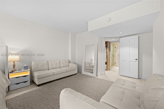 2301 Collins Ave 1007, Miami Beach, FL 33139