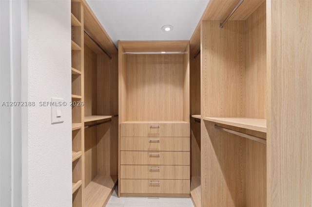 2301 Collins Ave 1007, Miami Beach, FL 33139