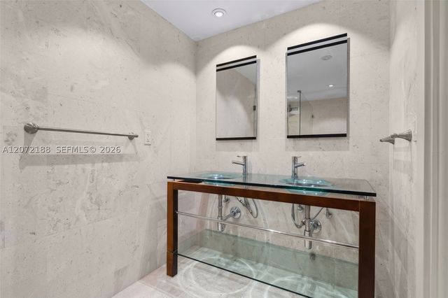 2301 Collins Ave 1007, Miami Beach, FL 33139