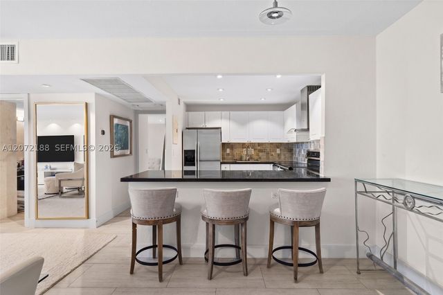 2301 Collins Ave 1007, Miami Beach, FL 33139