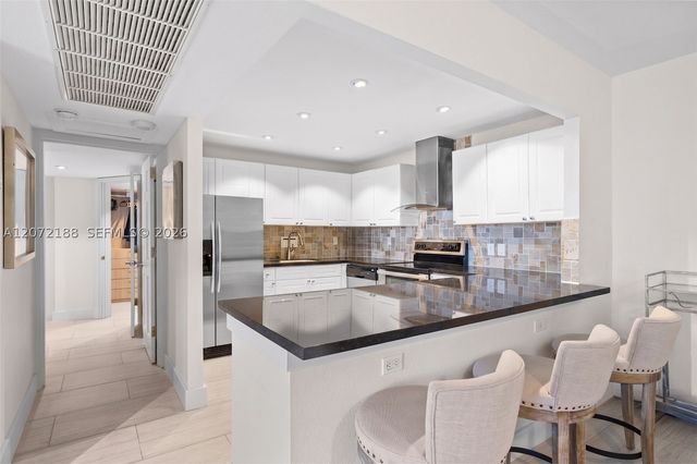 2301 Collins Ave 1007, Miami Beach, FL 33139