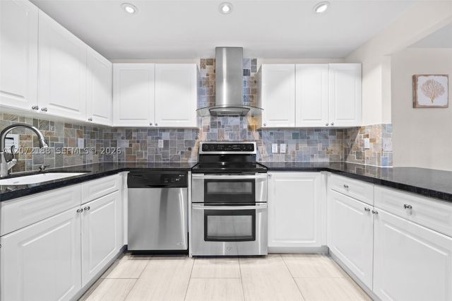 2301 Collins Ave 1007, Miami Beach, FL 33139