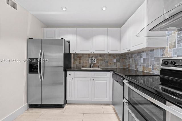 2301 Collins Ave 1007, Miami Beach, FL 33139