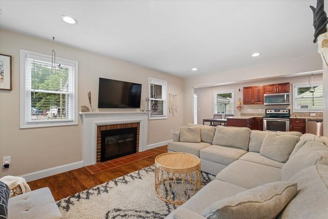 19 Richard Avenue, West Boylston, MA 01583