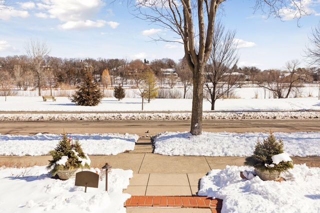 2116 W Lake Of The Isles Parkway, Minneapolis, MN 55405