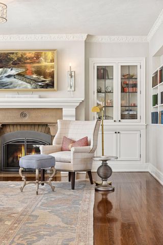 2116 W Lake Of The Isles Parkway, Minneapolis, MN 55405