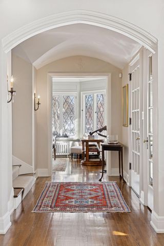 2116 W Lake Of The Isles Parkway, Minneapolis, MN 55405