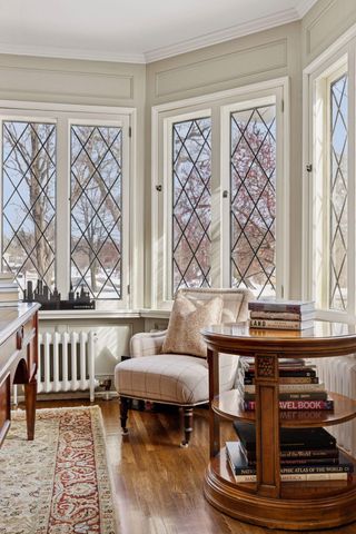 2116 W Lake Of The Isles Parkway, Minneapolis, MN 55405