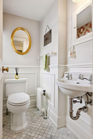 2116 W Lake Of The Isles Parkway, Minneapolis, MN 55405