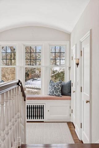 2116 W Lake Of The Isles Parkway, Minneapolis, MN 55405