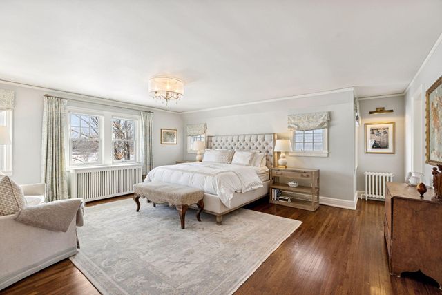 2116 W Lake Of The Isles Parkway, Minneapolis, MN 55405