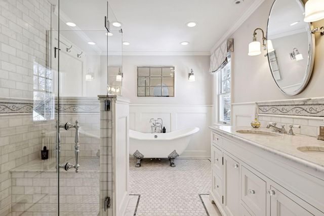 2116 W Lake Of The Isles Parkway, Minneapolis, MN 55405