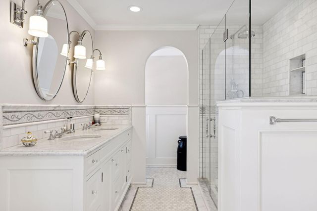 2116 W Lake Of The Isles Parkway, Minneapolis, MN 55405