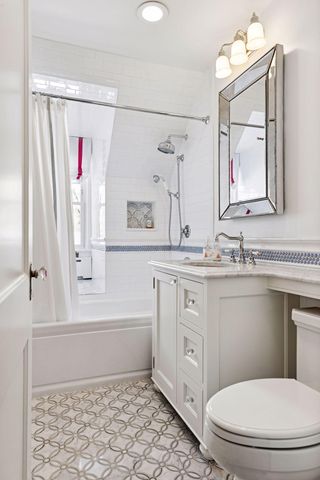 2116 W Lake Of The Isles Parkway, Minneapolis, MN 55405