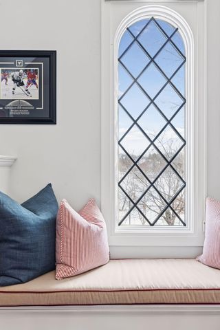 2116 W Lake Of The Isles Parkway, Minneapolis, MN 55405