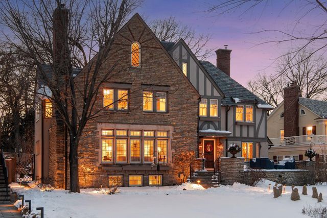 2116 W Lake Of The Isles Parkway, Minneapolis, MN 55405