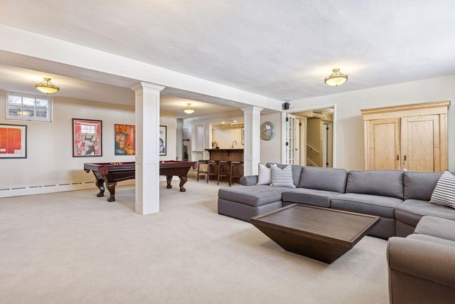 2116 W Lake Of The Isles Parkway, Minneapolis, MN 55405