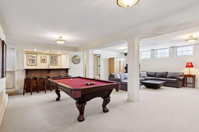 2116 W Lake Of The Isles Parkway, Minneapolis, MN 55405