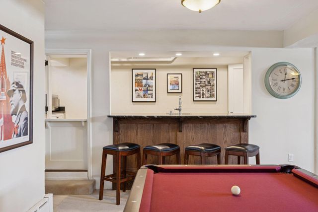 2116 W Lake Of The Isles Parkway, Minneapolis, MN 55405