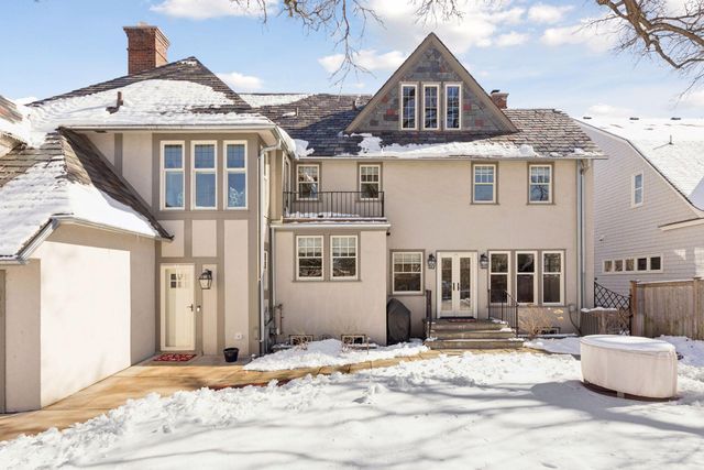 2116 W Lake Of The Isles Parkway, Minneapolis, MN 55405