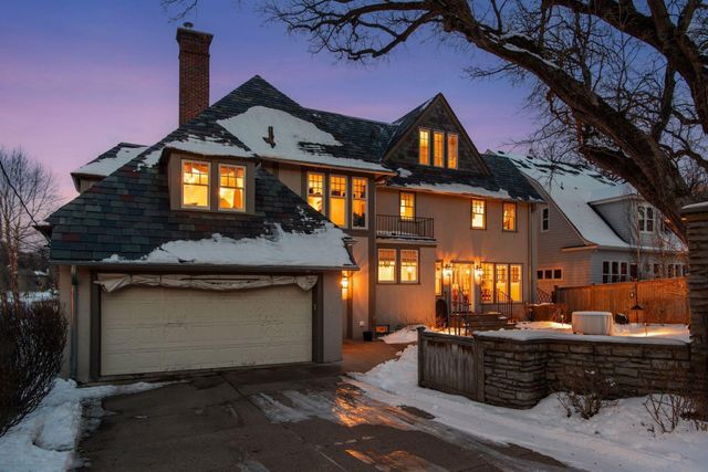 2116 W Lake Of The Isles Parkway, Minneapolis, MN 55405