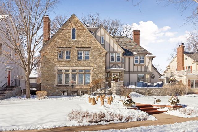 2116 W Lake Of The Isles Parkway, Minneapolis, MN 55405