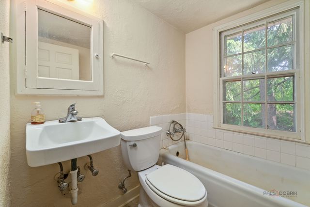 30128 N Saint Marys Road, Libertyville, IL 60048