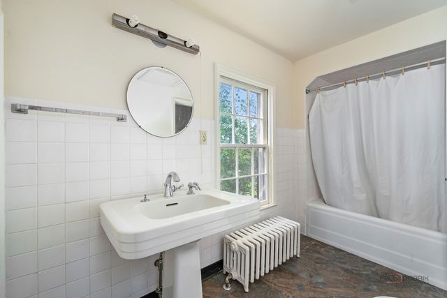 30128 N Saint Marys Road, Libertyville, IL 60048