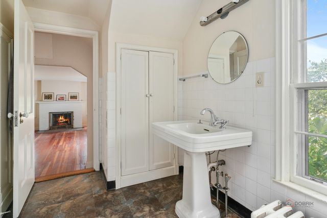 30128 N Saint Marys Road, Libertyville, IL 60048