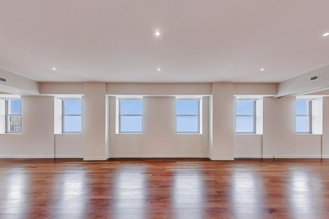 310 S Michigan Avenue 2800, Chicago, IL 60604