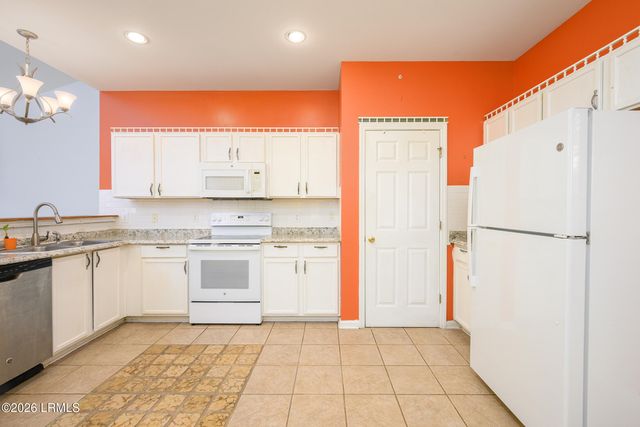 16 5th Avenue, Bluffton, SC 29910