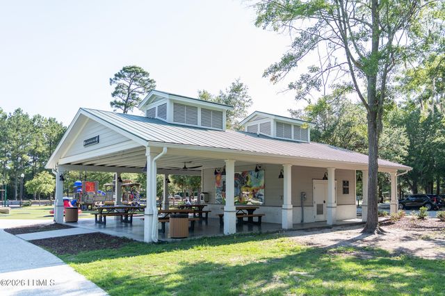 16 5th Avenue, Bluffton, SC 29910