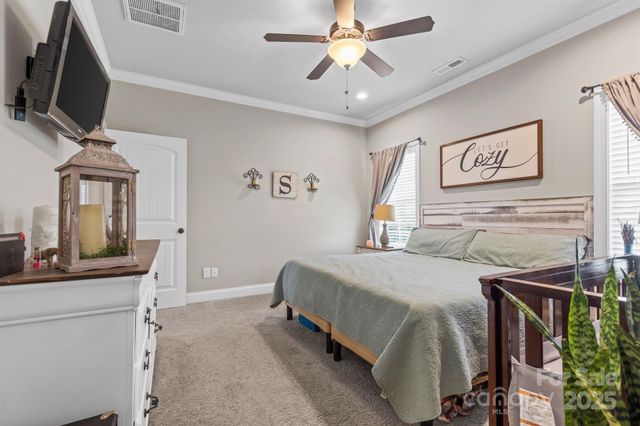 198 Castle Pines Lane, Statesville, NC 28625