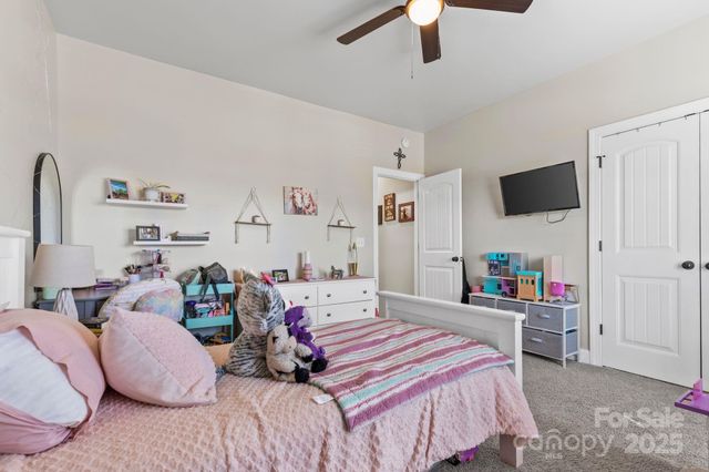 198 Castle Pines Lane, Statesville, NC 28625